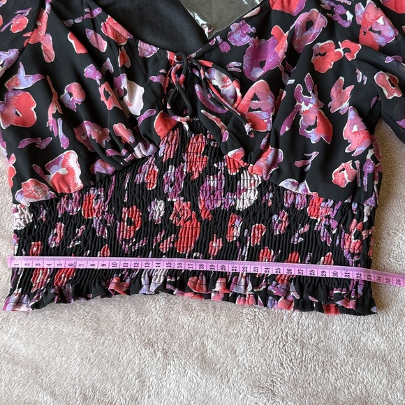 Vero Moda Black and Red Floral Blouse - Picture 6 of 13